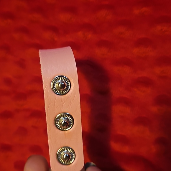 Choker Necklace Light Pink 3 adjustable Snap silver Heart Faux Leather - Picture 4 of 6